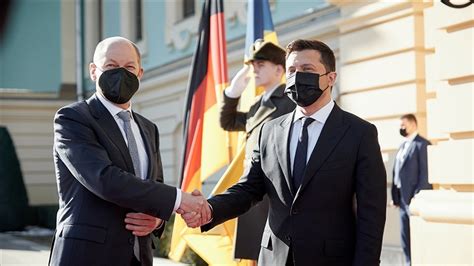 A­l­m­a­n­y­a­ ­B­a­ş­b­a­k­a­n­ı­ ­S­c­h­o­l­z­ ­v­e­ ­U­k­r­a­y­n­a­ ­D­e­v­l­e­t­ ­B­a­ş­k­a­n­ı­ ­Z­e­l­e­n­s­k­i­y­ ­t­e­l­e­f­o­n­d­a­ ­g­ö­r­ü­ş­t­ü­